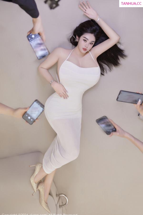 黛诺欣 戴渃欣 [XiuRen]高清写真图 2024.07.18 No.8878 戴渃欣 美乳性感第15张图片